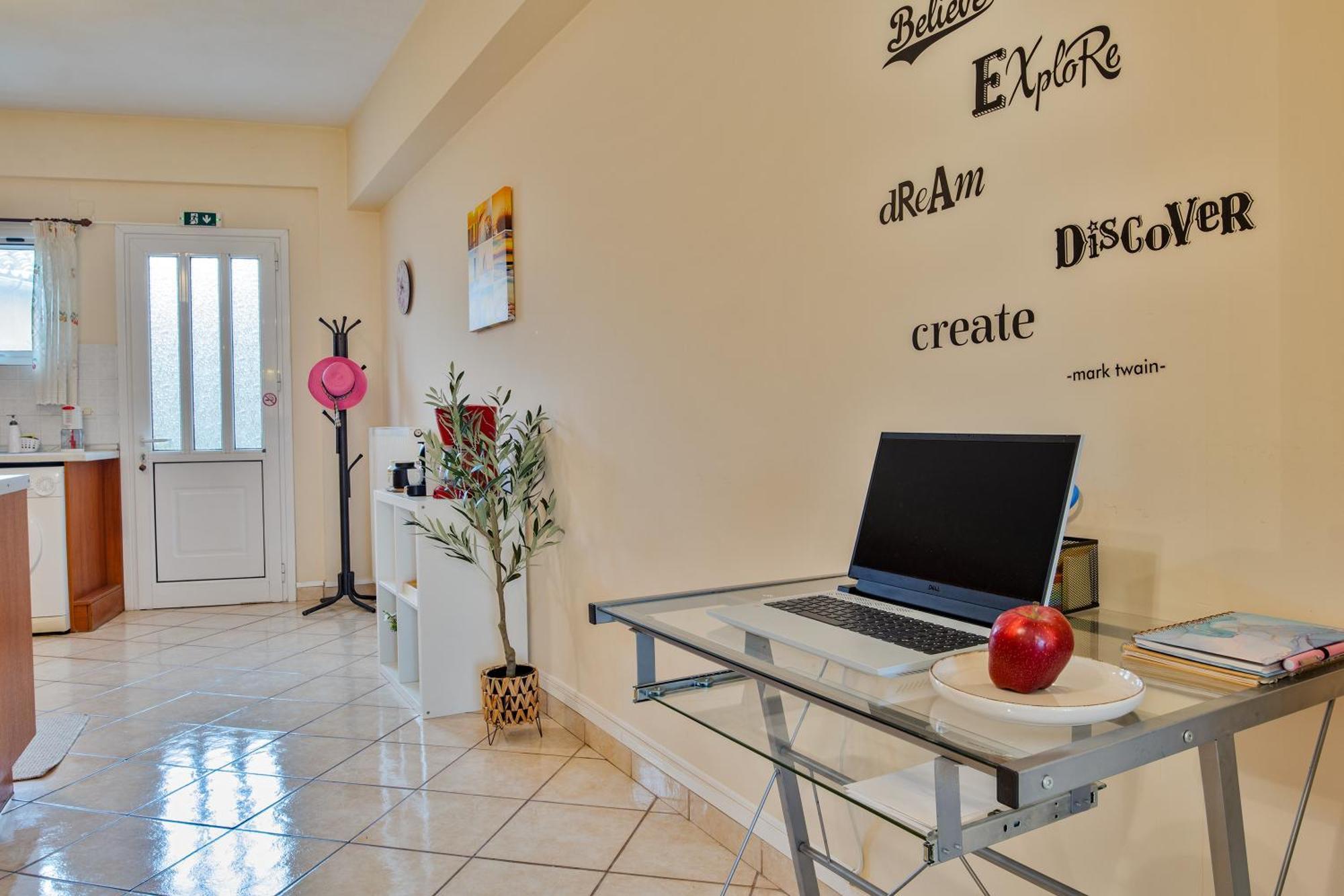 House Of Velenia - 2 Bedroom Apartment Near Old Town, Airport And Bus Station Corfu  외부 사진